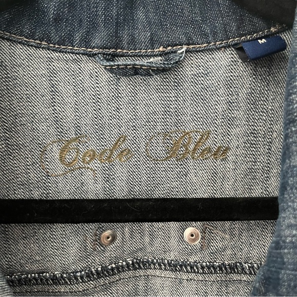 Code Bleu Women’s Jean Jacket Size M With Embroidery Front Pockets - Picture 7 of 10